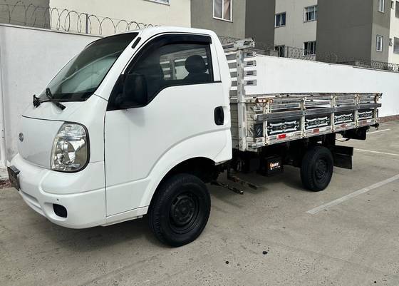 KIA BONGO 2.5 K-2500 4X2 CS TURBO DIESEL 2P MANUAL KIA BONGO 2.5 K-2500 4X2 CS TURBO DIESEL 2P MANUAL